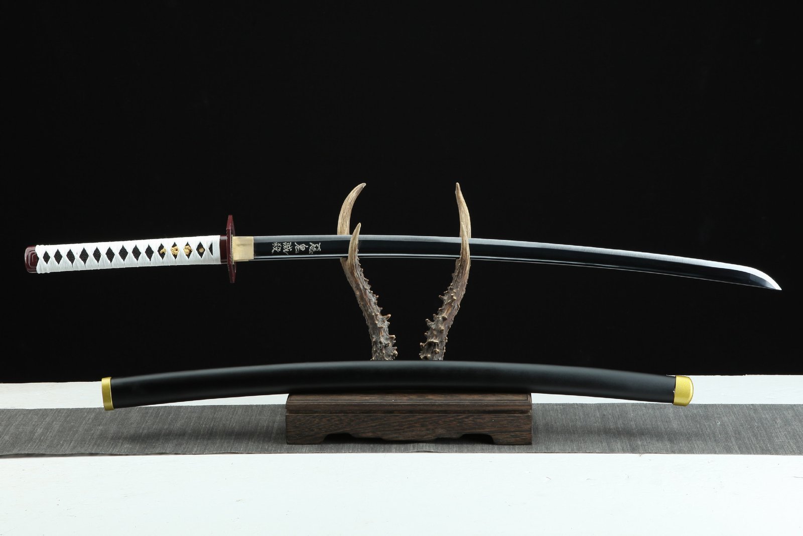 15e4634d-2d3a-486b-9042-37da0e9720d4.jpeg Demon Slayer Fukuoka Volunteer Warrior Fixed Blade Knife