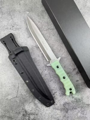 Russia—Phoenix Fixed Blade Knife