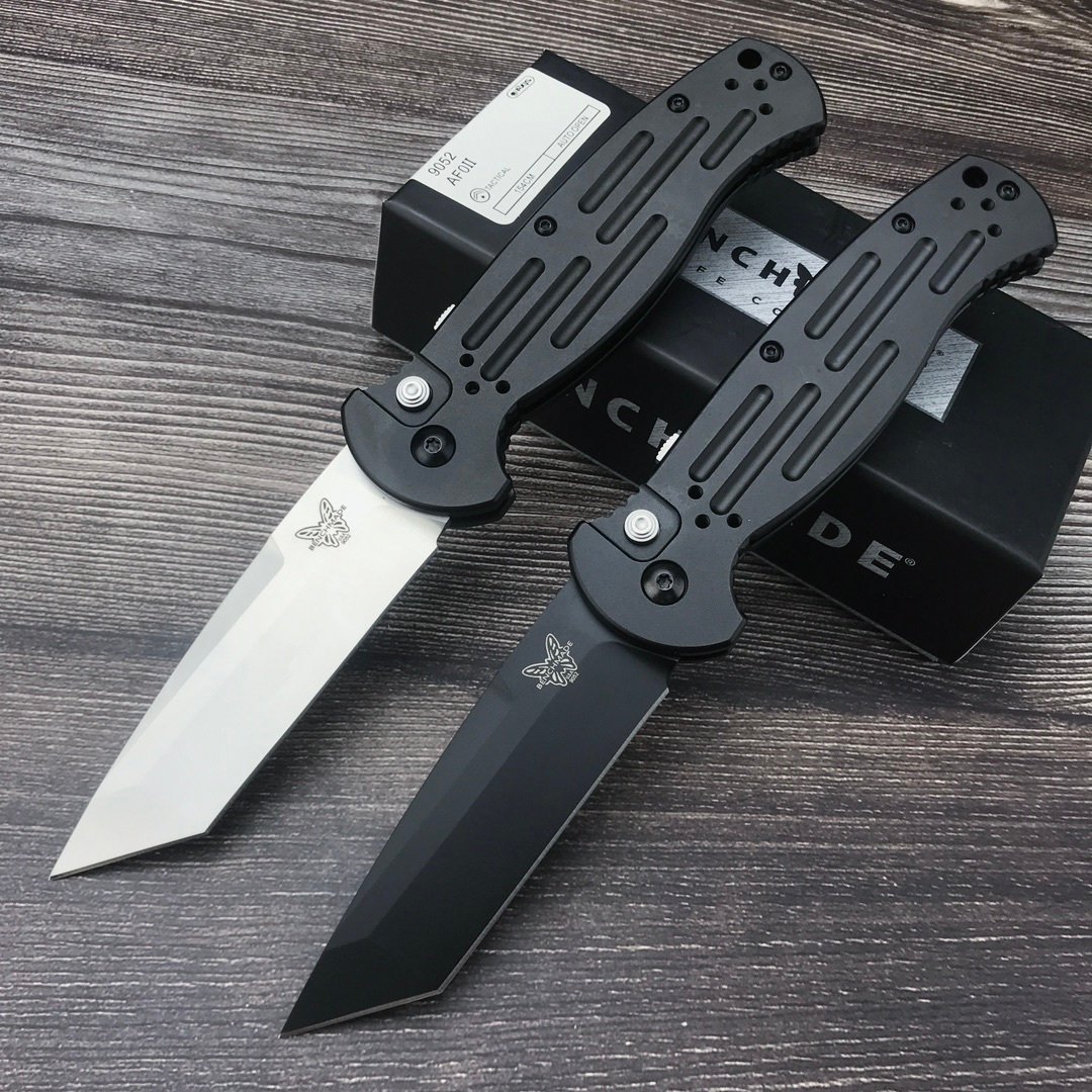 3c5b9b1d-c191-4122-be99-4e6d9a6da10d.jpeg Butterfly 9052 Side-Opening Switchblade