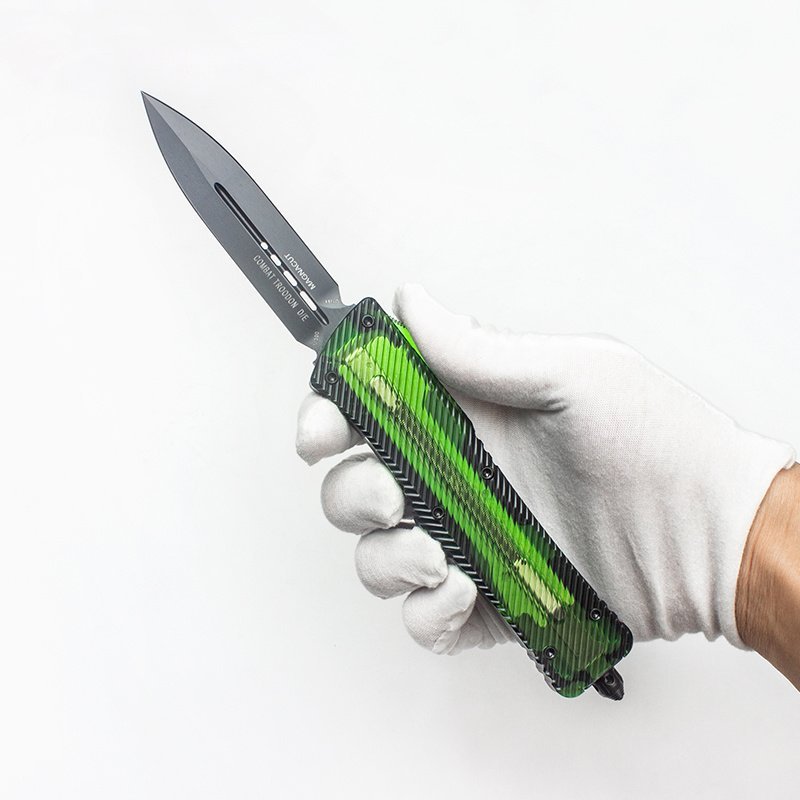 3d3cb248-292a-4dc3-a1ff-8dec451635a9.jpeg Microtech Big Dragon Is Transparent OTF Knife