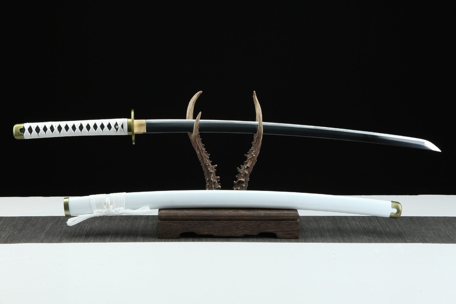 57ddcf50-bb12-4375-8cb7-32843e72fb70.jpeg Samurai Samurai Of The Pirate King, Zoro Fixed Blade Knife
