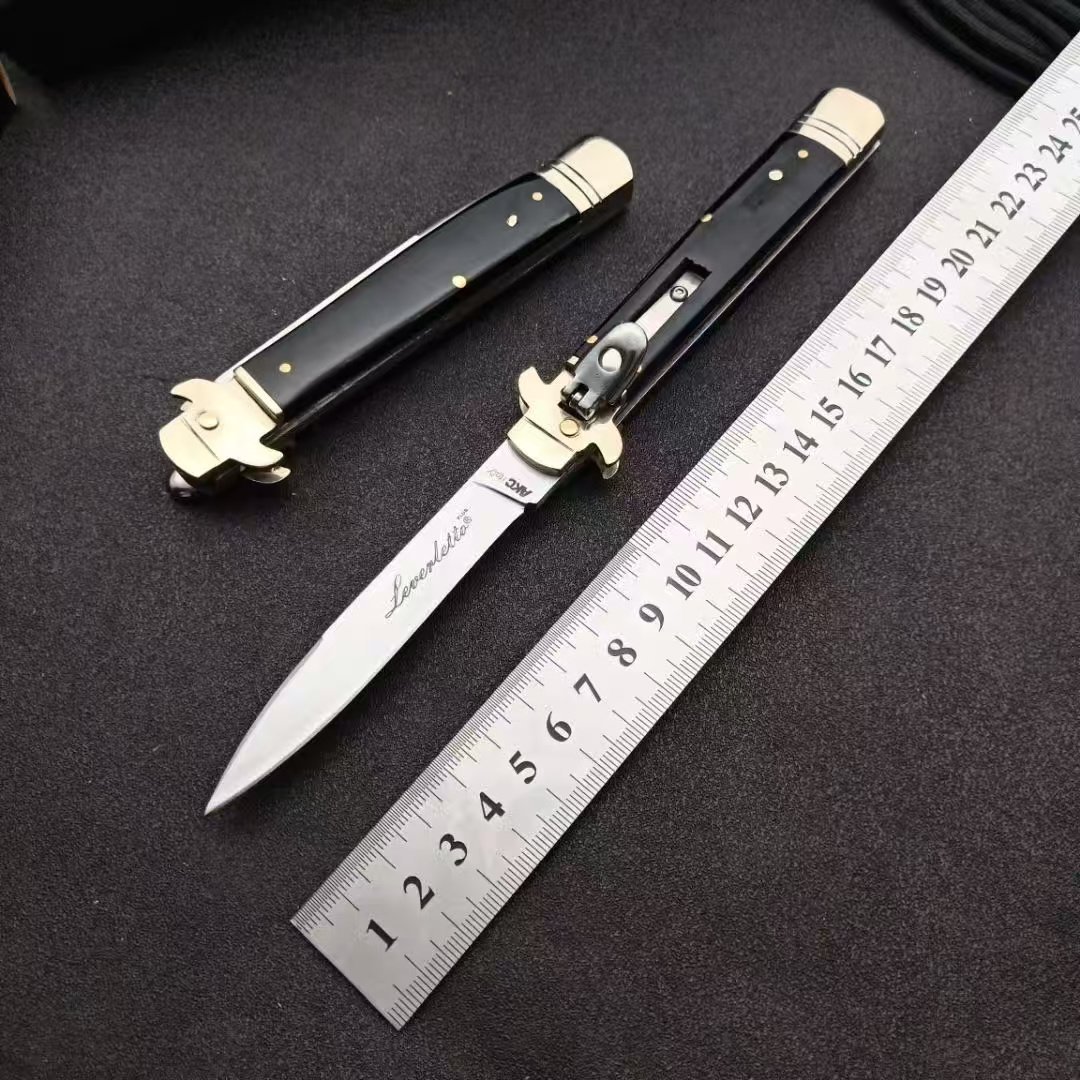 60f933d0-23d0-470d-bfee-1e3ebe339200.jpeg AKC Leverletto Brass Guard Black Horn Side-Opening Knife