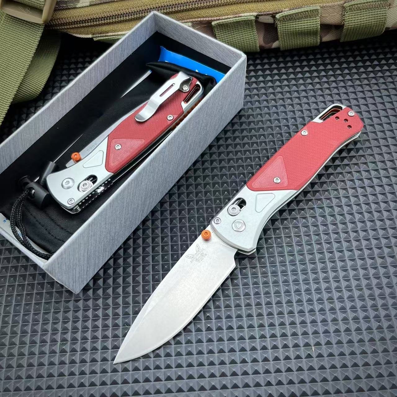 69fa8164-81ef-4175-b92b-876bcf4948f6.jpeg Butterfly 535-9 Red And White G10 Handle Folding Knife