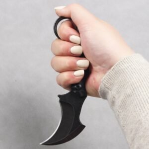 Zhiyue's Small Nails Are Straight Karambit Knife