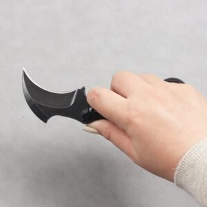 Zhiyue's Small Nails Are Straight Karambit Knife