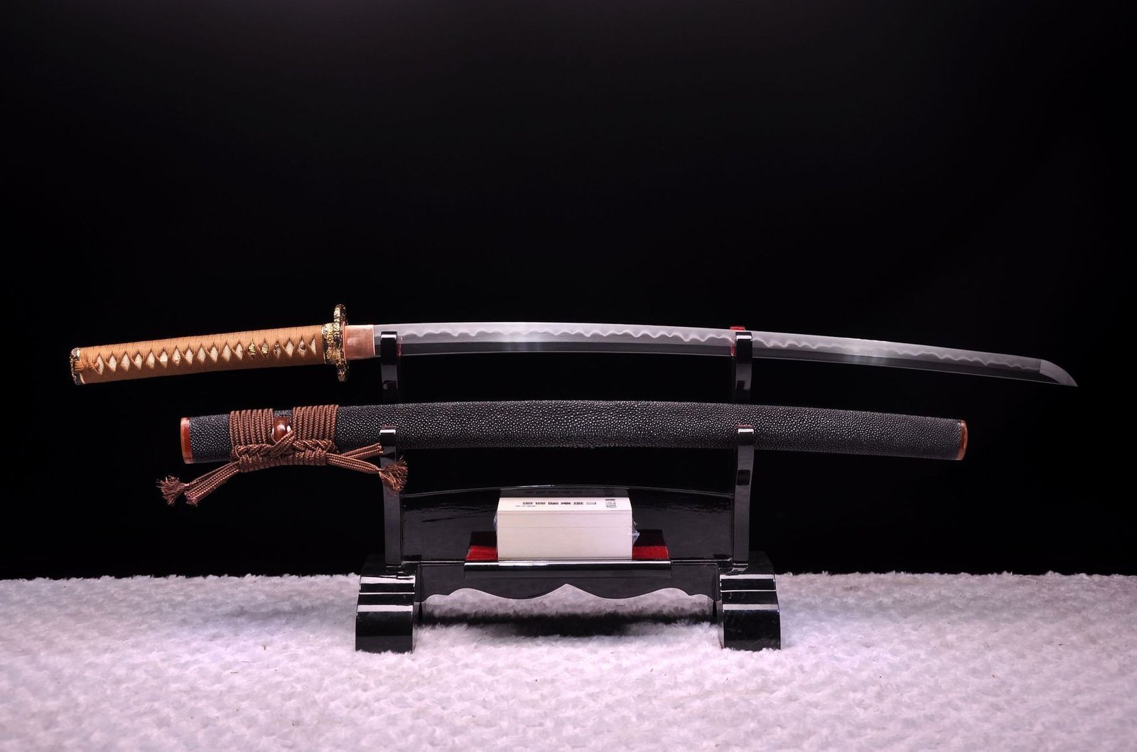 f61d5019-d57a-42e8-b8e5-678e1a305657.jpeg High-end Samurai: Horikawa Kunihiro Fixed Blade Knife